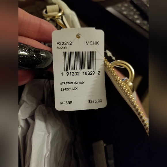 Coach - Picture 3 of 7